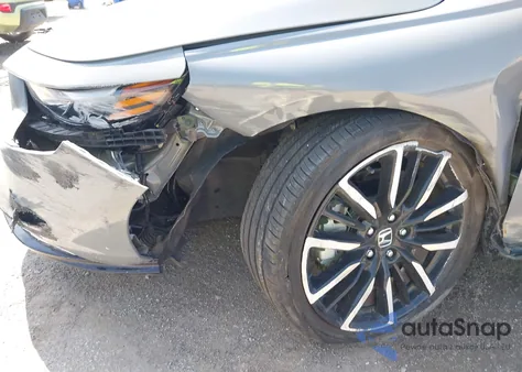 2024 Honda Accord Hybrid Touring z USA, uszkodzony, nr VIN 1HGCY2F89RA055327